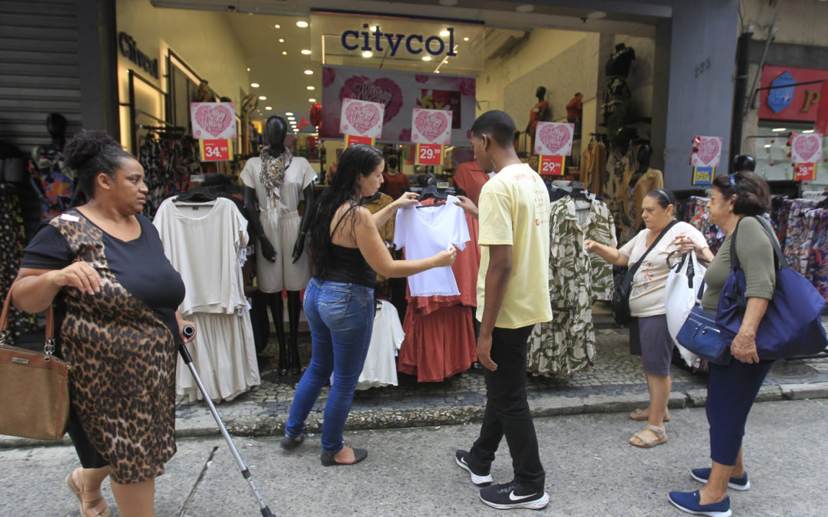 Lojas do Rio não abrem nesta segunda-feira - Saiba o motivo